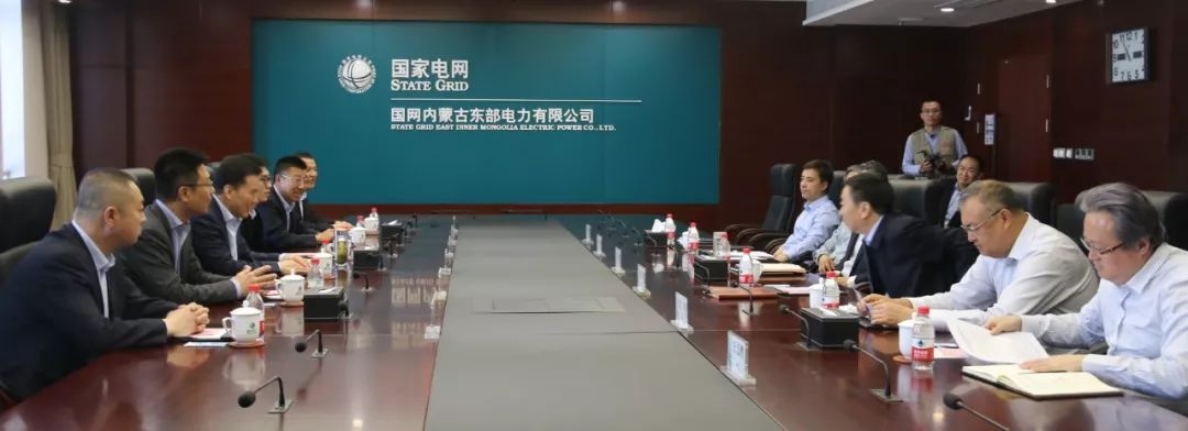 尊龙人生就是搏智能董事长张传卫与国网蒙东电力公司总经理张成松会谈1.jpg